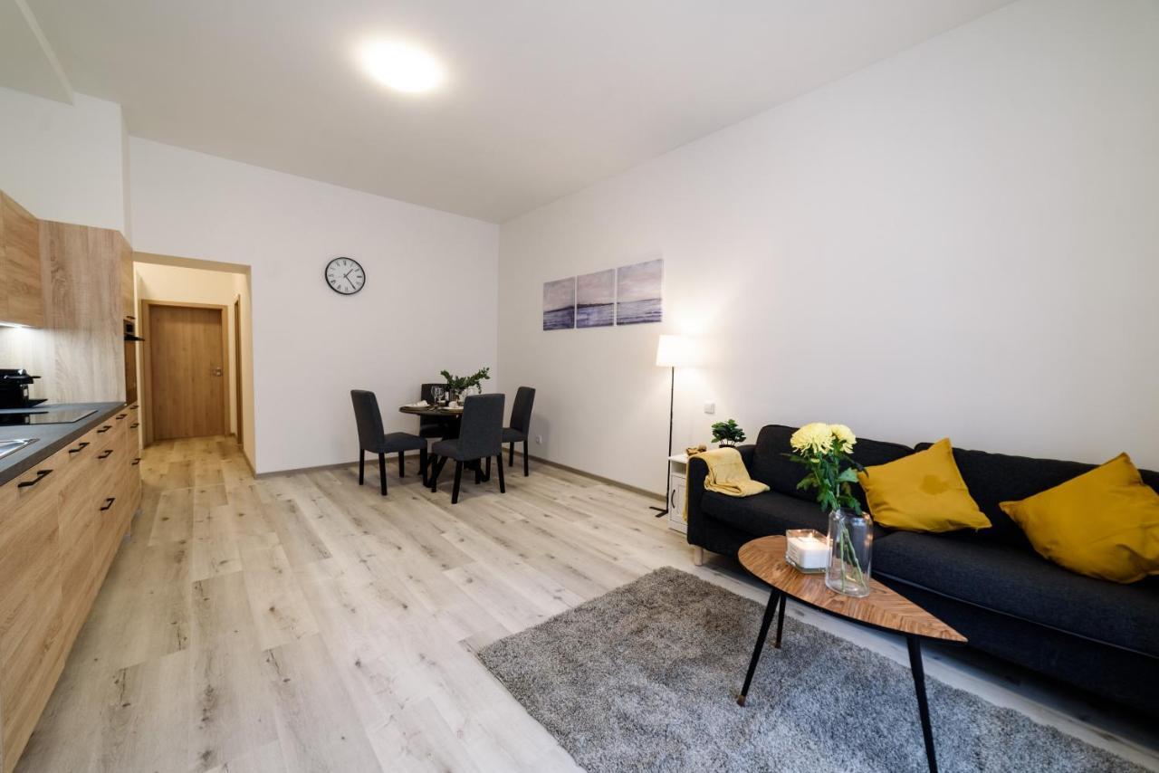 New Apartments Near Dancing House Praga Esterno foto