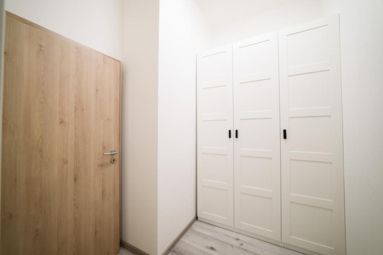 New Apartments Near Dancing House Praga Esterno foto