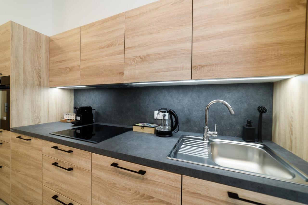 New Apartments Near Dancing House Praga Esterno foto