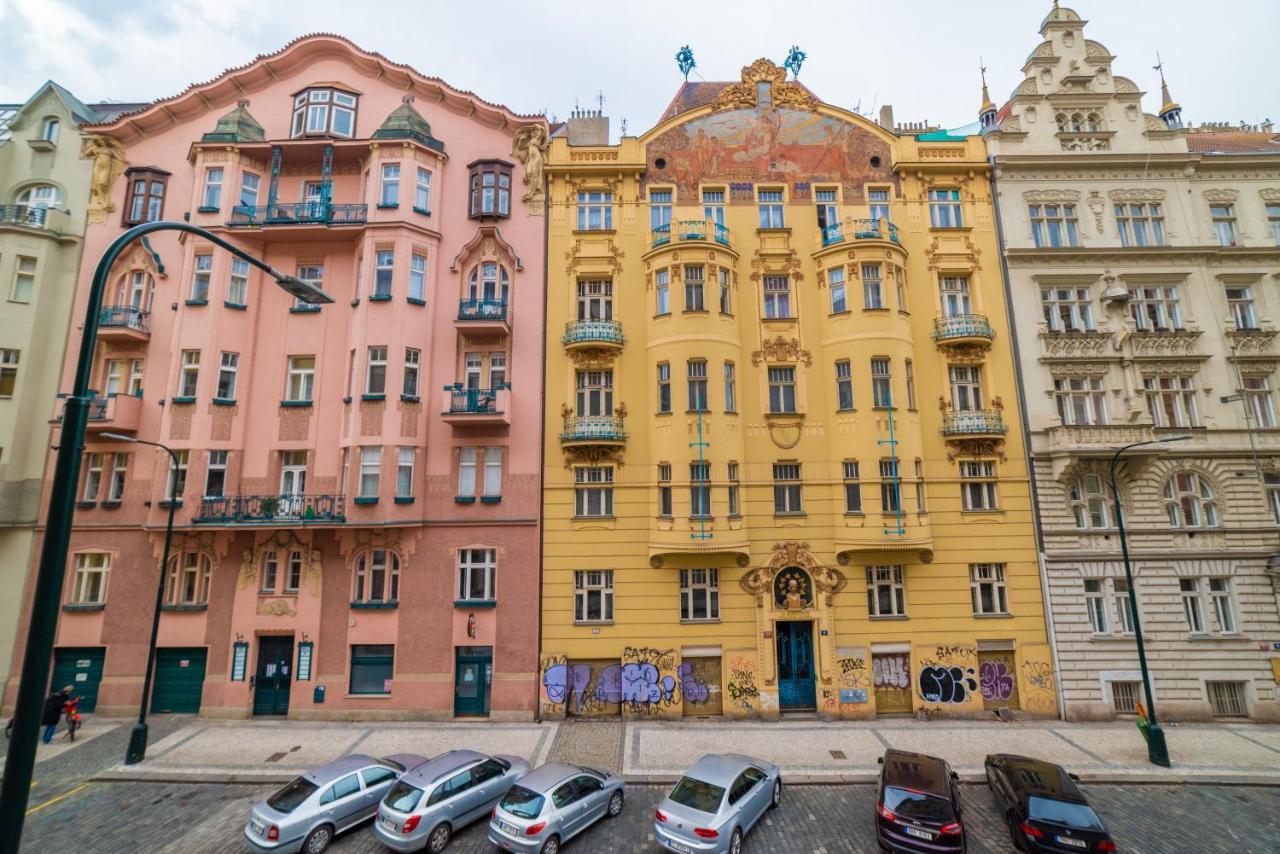 New Apartments Near Dancing House Praga Esterno foto
