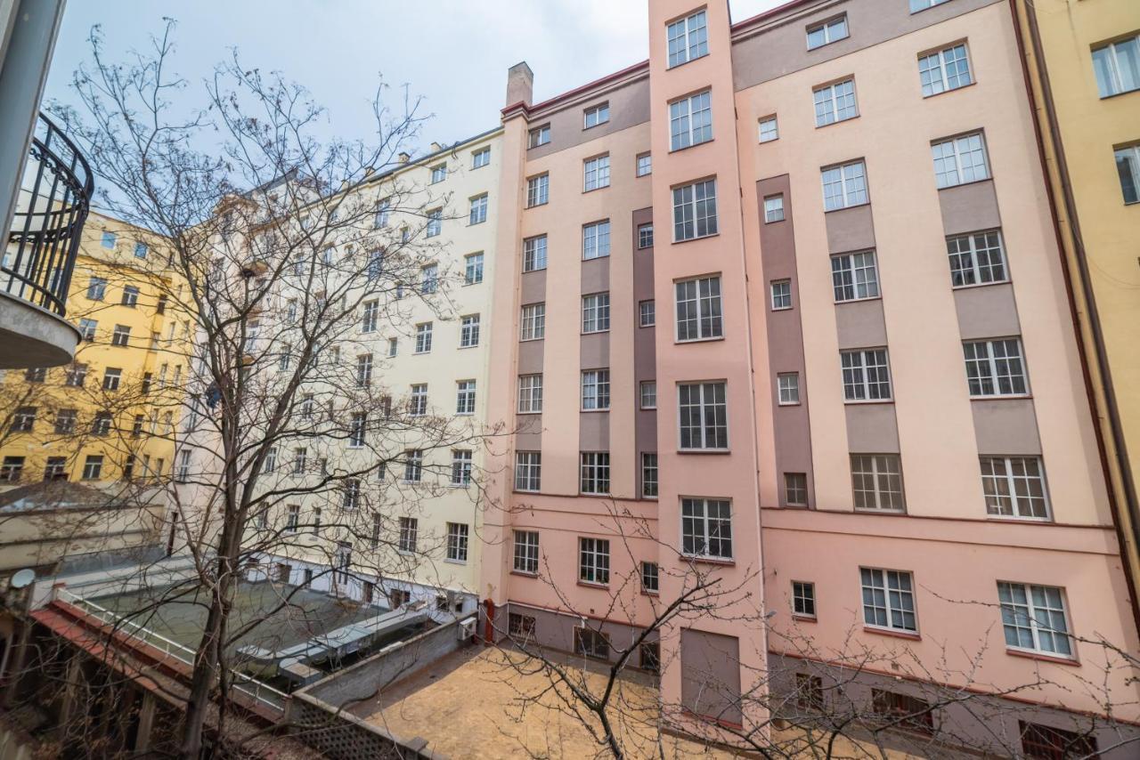 New Apartments Near Dancing House Praga Esterno foto